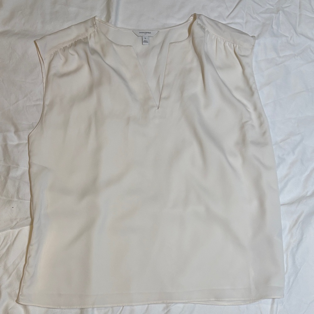 Banana Republic Cream V-Neck Blouse